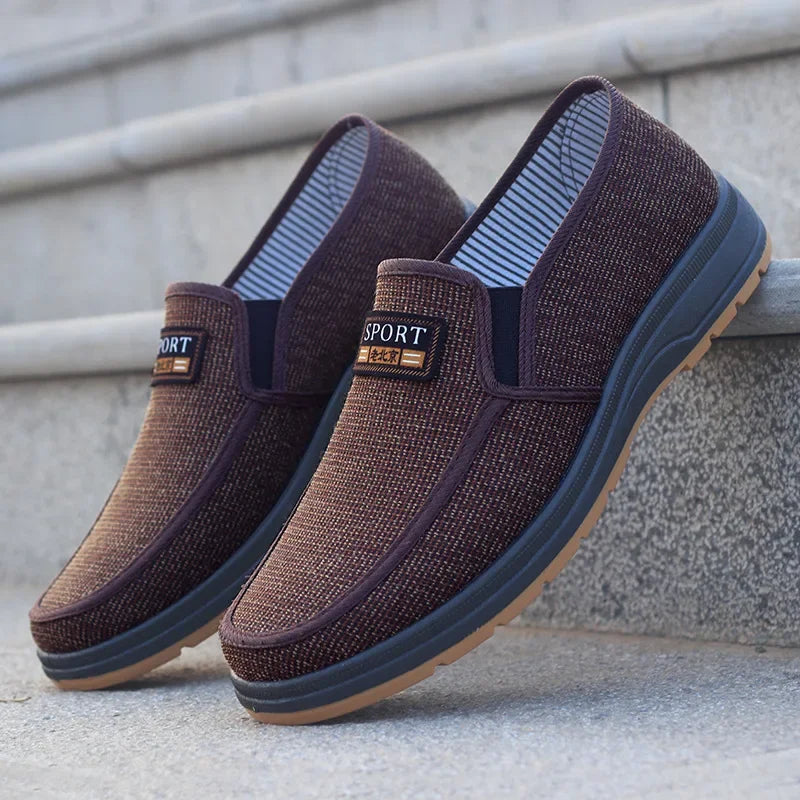 Hot selling men's sports shoes for spring and summer 2024, casual old Beijing walking shoes, breathable men's cloth shoes