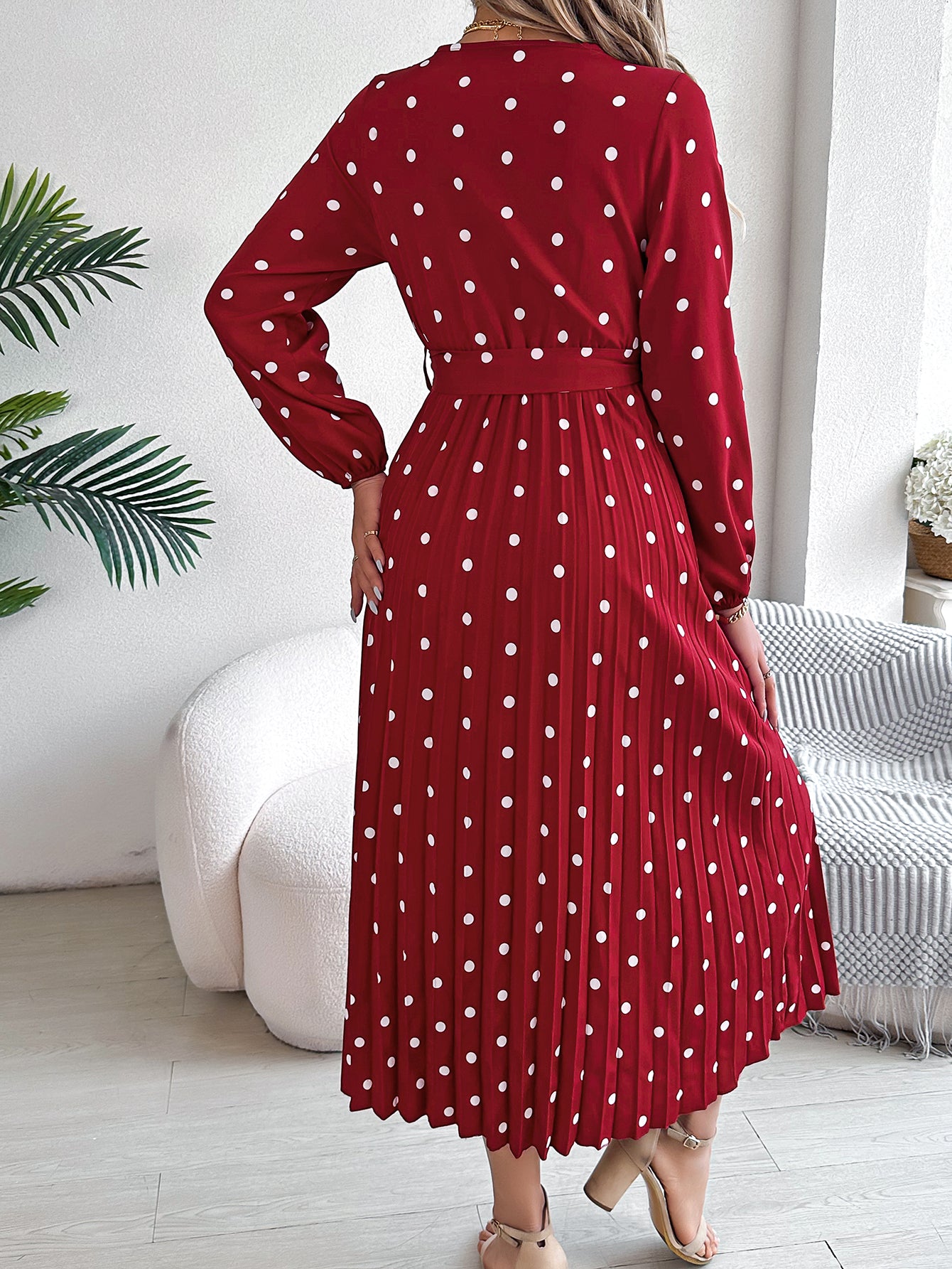 Chic Women's Color-Blocked Polka Dot Maxi Dress with Cross V-Neck and Pleated Design