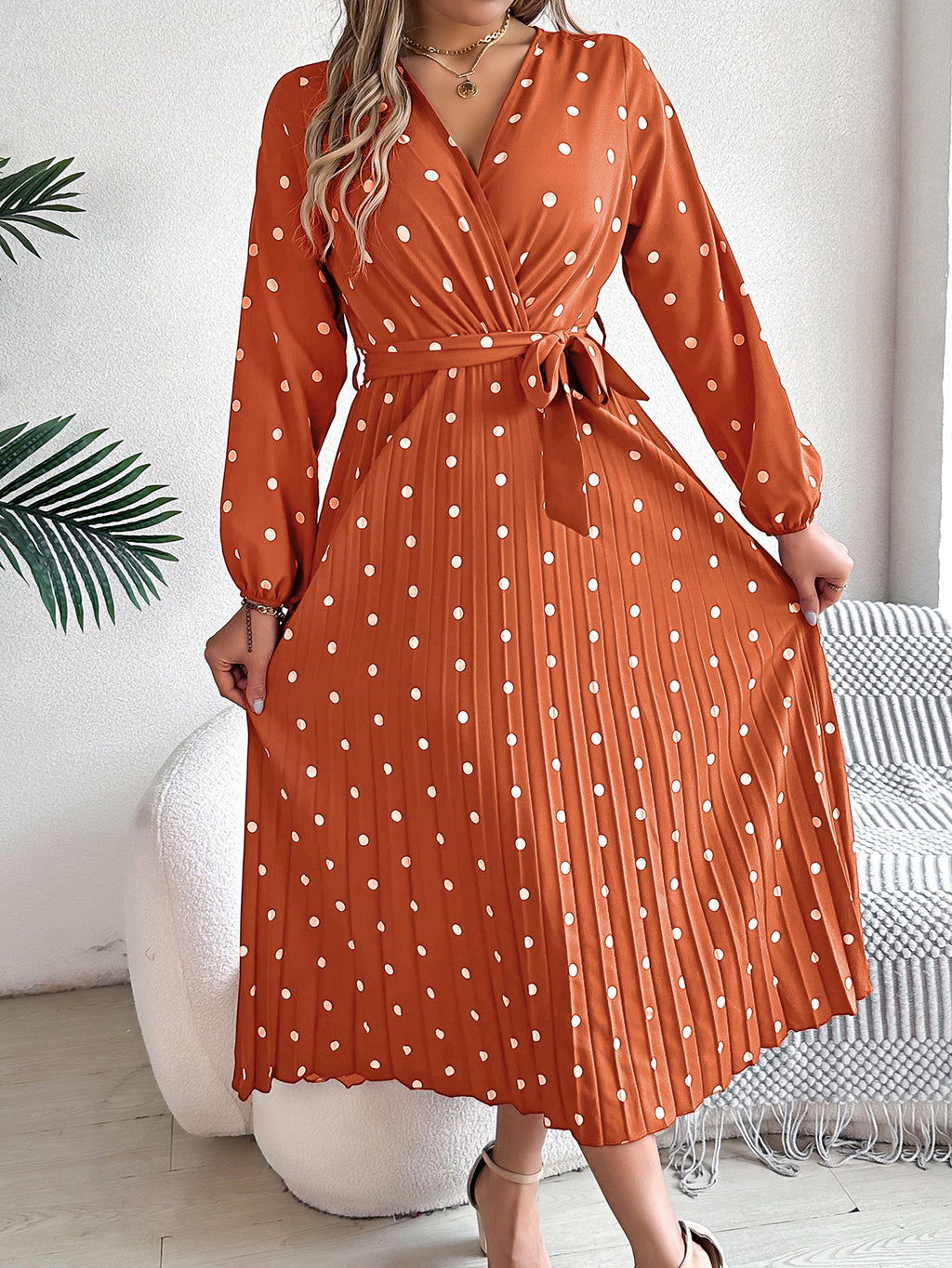 Chic Women's Color-Blocked Polka Dot Maxi Dress with Cross V-Neck and Pleated Design