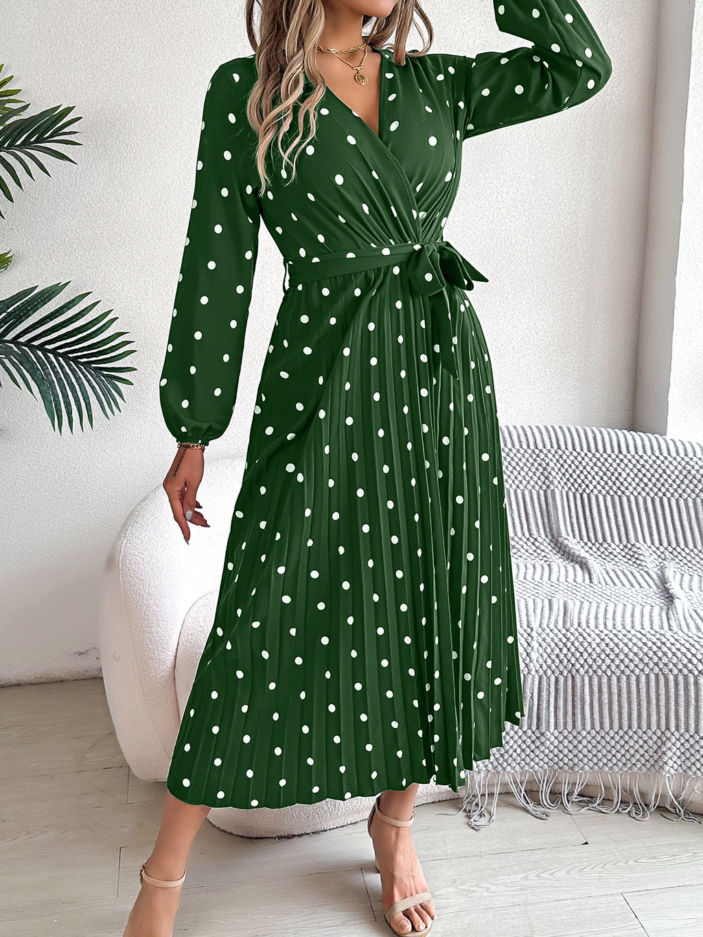 Chic Women's Color-Blocked Polka Dot Maxi Dress with Cross V-Neck and Pleated Design