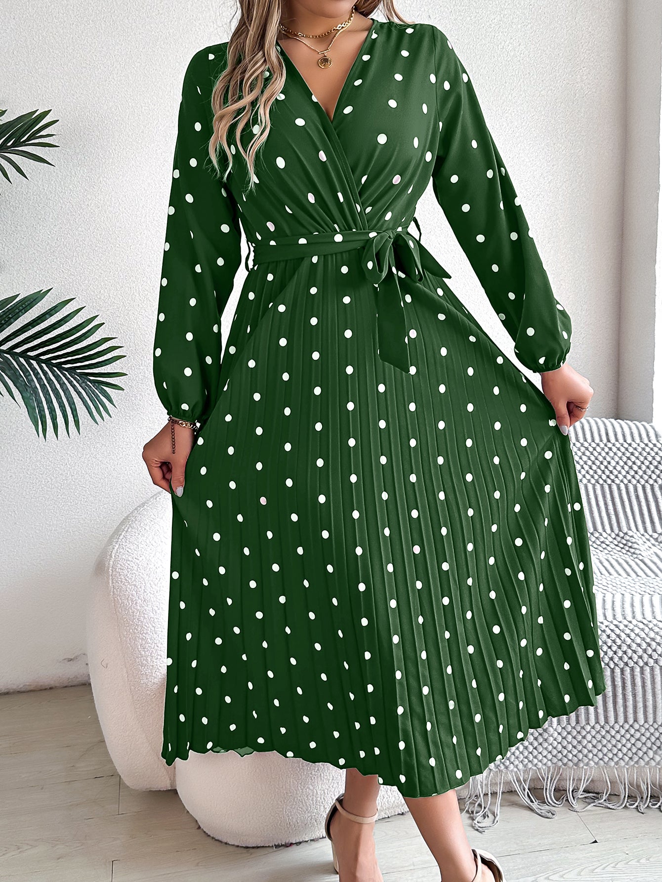Chic Women's Color-Blocked Polka Dot Maxi Dress with Cross V-Neck and Pleated Design