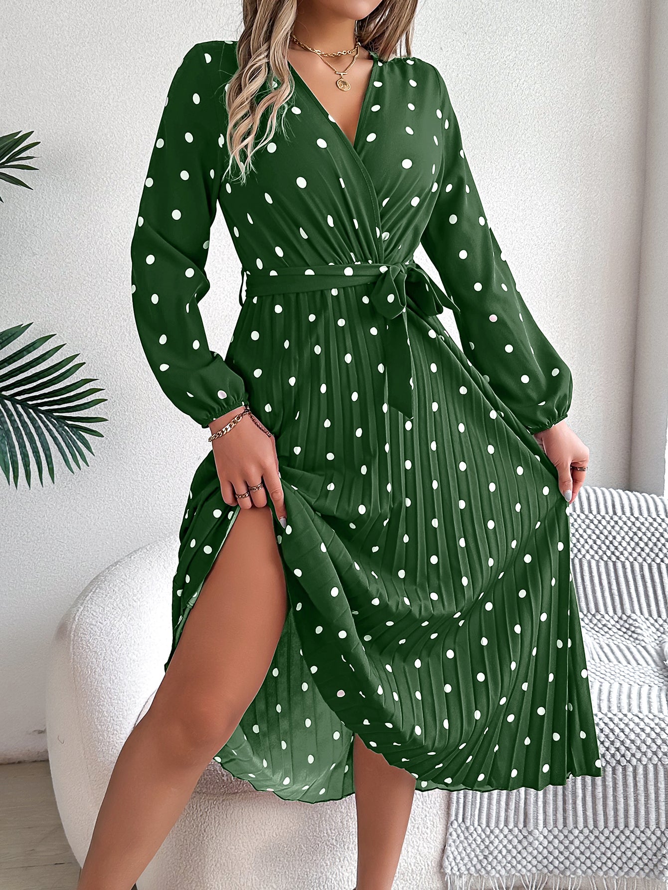 Chic Women's Color-Blocked Polka Dot Maxi Dress with Cross V-Neck and Pleated Design