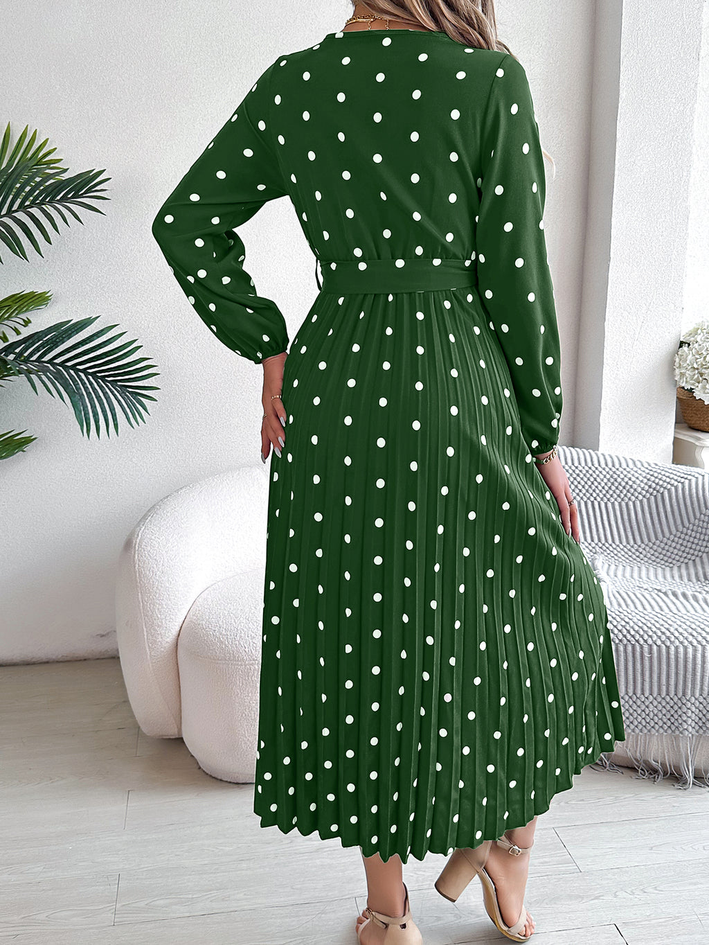 Chic Women's Color-Blocked Polka Dot Maxi Dress with Cross V-Neck and Pleated Design