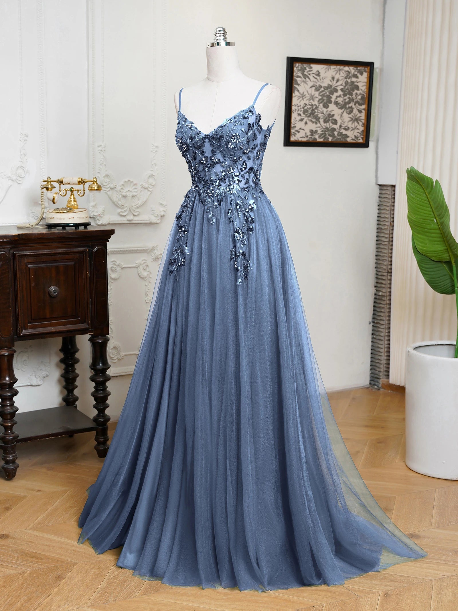 Sling Evening Dresses Sexy Spaghetti Straps V-Neck Illusion Sequins Appliques Prom Dress A-Line Train High Split Gowns